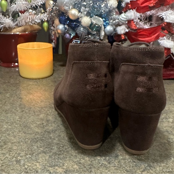 TOMS Women's Chocolate Lace-Up Suede Boots Size 10 - Picture 5 of 7